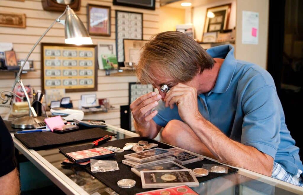 Top 3 Benefits Of Dealing With Local Antique Coin Buyers Over Pawnshops 
